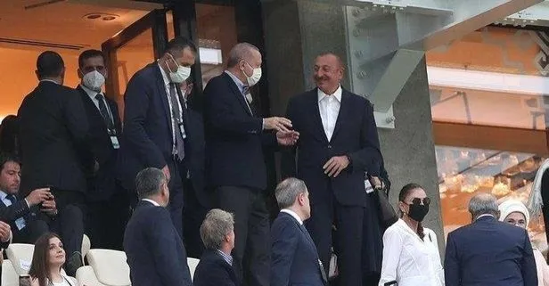 Başkan Recep Tayyip Erdoğan, Bakü’de oynanan Galler maçını tribünden izledi