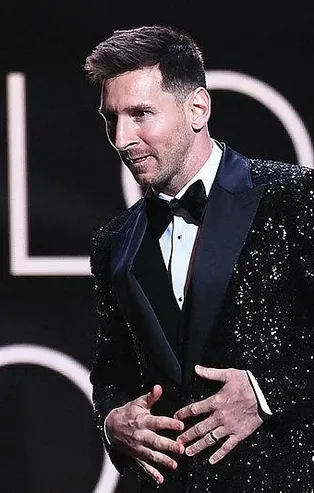 Son dakika: 2021 Ballon d'Or ödülünün sahibi Lionel Messi oldu!