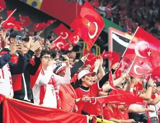 İşte kırmızı-beyaz duvar