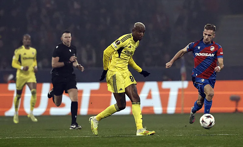 Fenerbahçe'nin Viktoria Plzen maçı sonrası o isme ağır sözler! "Rezil" - 6