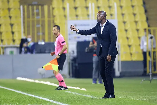 Trabzonspor’da teknik direktör Eddie Newton ile yollar ayrıldı | Trabzonspor son dakika haberi-2