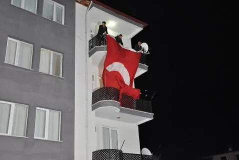 sehidin-var-yozgat-kahramanimiz-piyade-uzman-cavus-ahmet-arslanin-sehadet-haberi-baba-ocagina-ulasti-1703362589584.jpeg Yüreklere ateş düştü! Piyade Uzman Çavuş Ahmet Arslan ve Piyade Sözleşmeli Er Semih Yılmaz'ın acı haberi baba ocaklarına ulaştı!-2