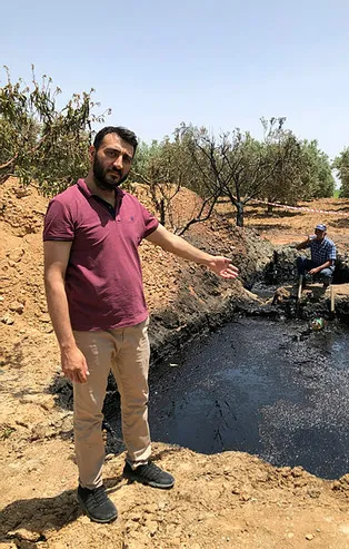 Tarlasından petrol fışkırdı başına talih kuşu kondu! Tam 50 milyon dolar teklif ettiler