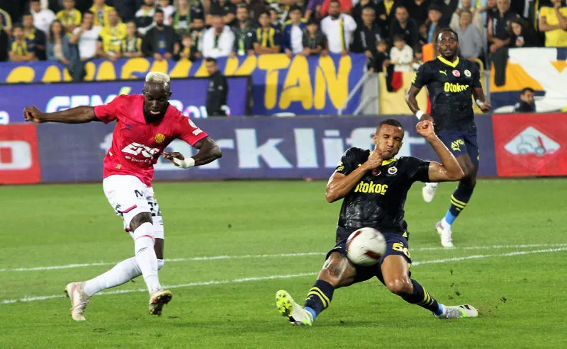 Fenerbahçe Ankaragücü'nü mağlup etti liderliği geri aldı! - 22