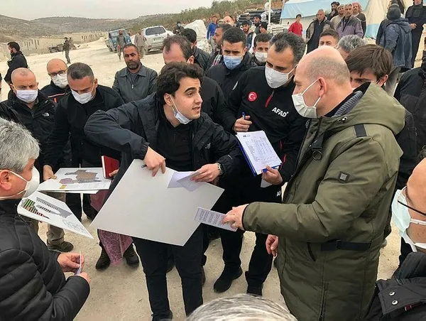 icisleri-bakani-suleyman-soylu-suriye-idlibde-yapimi-suren-evleri-inceledi-1609530229070.jpeg İçişleri Bakanı Süleyman Soylu, Suriye İdlib'de yapımı süren evleri inceledi-3
