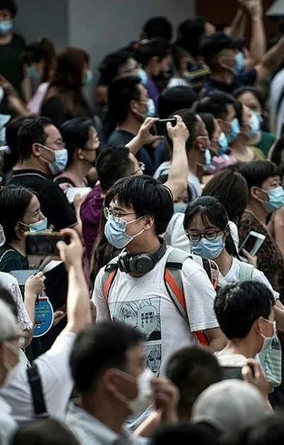 Wuhan’dan kaçıyorlar