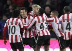 PSV liderliğini sürdürdü