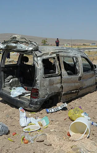 Aksaray'da kontrolden çıkan araç şarampole uçtu: 1 ölü, 4 yaralı