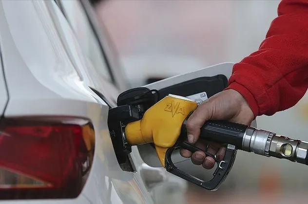 Benzin ve motorine bir indirim daha! 1 Litre benzin ve motorin (mazot) kaç TL oldu?