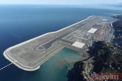 Türkiye’nin yüz ölçümü arttı! Deniz doldurularak yapılan Rize-Artvin Havalimanı uydu fotoğraflarında