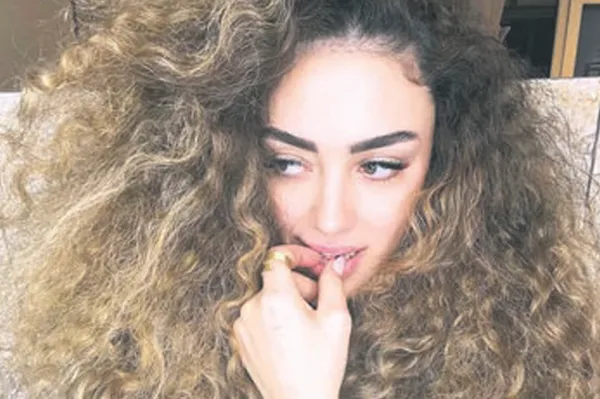 farah-zeynep-abdullahin-bihter-sessizligi-ser-verdi-sir-vermedi-1673646810925.jpg Farah Zeynep Abdullah'ın Bihter sessizliği! Ser verdi sır vermedi!-10