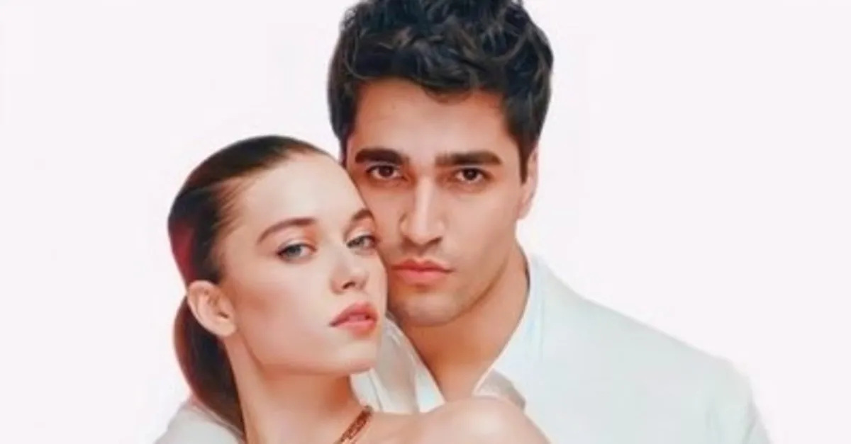 Afra Saraçoglu ile Mert Ramazan Demir aşkı belgelendi! Tatil yapan çift  fena yakalandı...