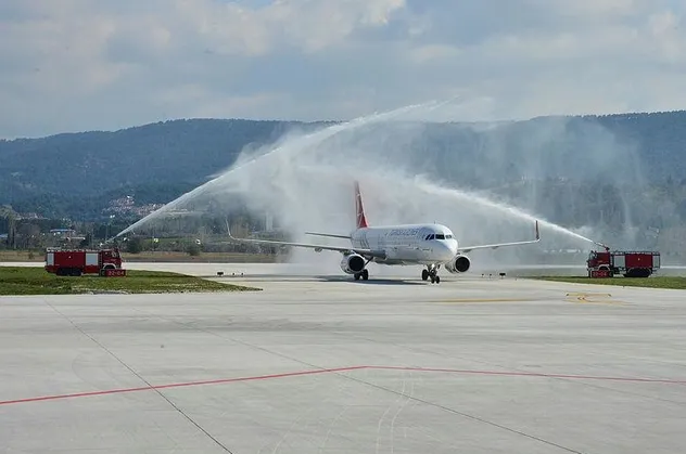 THY'nin İstanbul-Çanakkale uçuşları başladı