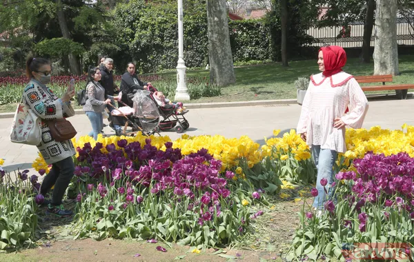 İstanbul Gülhane Parkı 10 katı ziyaretçi ağırladı! Laleler talan edildi - 16