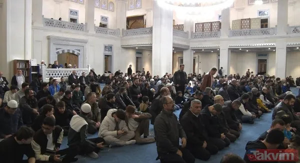 Ramazan ayının ilk teravih namazı kılındı: Vatandaşlar camilere akın etti - 5