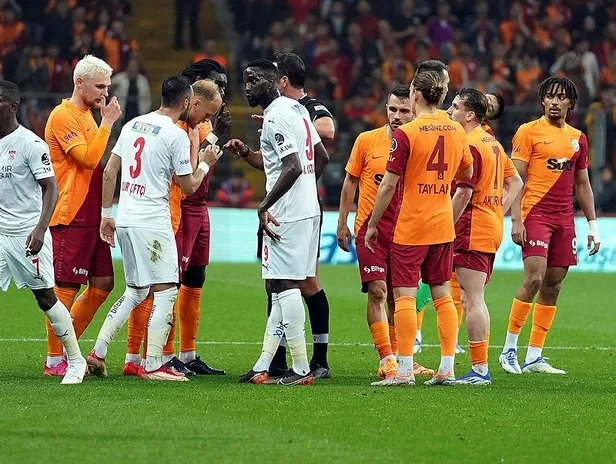 galatasaray-evinde-maglup-galatasaray-2-3-sivasspor-mac-sonucu-ozet-1651433738477.jpeg