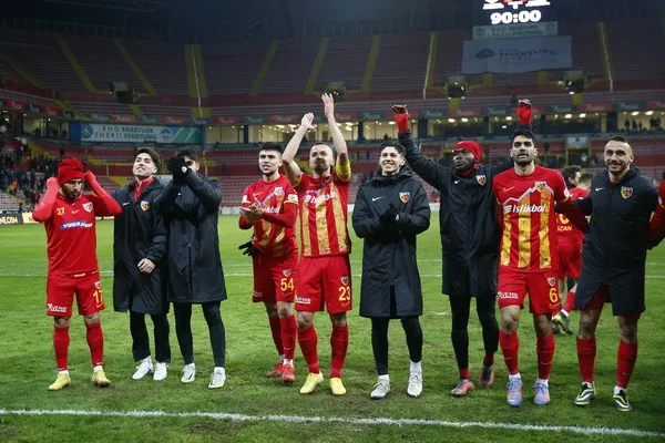 canli-kayserispor-basaksehir-1-0-basaksehir-deplasmanda-kayserispora-takildi-1675357723434.jpg Başakşehir deplasmanda Kayserispor'a takıldı-6
