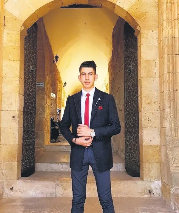 aziz-hocam-bu-genc-pesinden-geliyor-mardinli-markus-acar-dunyada-ilk-20ye-girdi-1591054779396.jpeg Aziz hocam bu genç peşinden geliyor! Mardinli Markus Acar dünyada ilk 20'ye girdi...-2