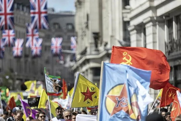 londradaki-pkklilar-bir-azerbaycan-turkune-saldirdi-onlar-zafer-isareti-yapti-ben-de-bozkurt-1654976737771.jpeg Londra'daki PKK'lılar bir Azerbaycan Türküne saldırdı: "Onlar zafer işareti yaptı, ben de Bozkurt"-4