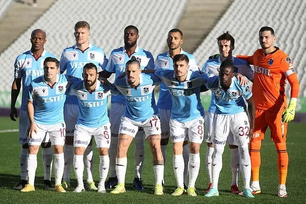 kusursuz-n-besiktas-son-donemde-aldigi-kotu-sonuclarla-taraftarlarini-kahretti-onceki-gun-ahmet-nur-cebi-ve-sergen-yalcin-arasindaki-gorusmenin-detayl-1638227171258.jpeg Zirvede Karadeniz Fırtınası var! Şampiyonluğa adım adım-9