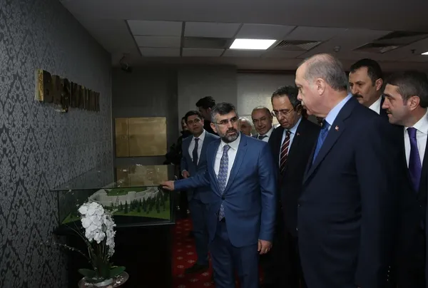 Cumhurbaşkanı Erdoğan, Sultanbeyli Belediyesini ziyaret etti-7