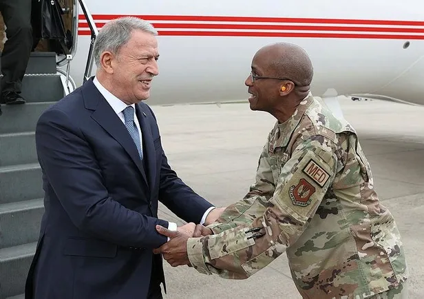 Son dakika: Bakan Akar, Ramstein Hava Üssü’nde! NATO üyesi Savunma Bakanları Ukrayna gündemiyle toplandı-3