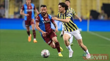 Spor yazarları Trabzonspor-Fenerbahçe maçında yaşananları değerlendirdi: Oyundan çok yaşananlar konuşuldu