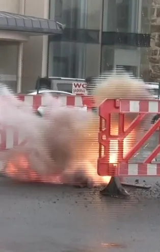 Eminönü'nde korkutan olay! Polis herkesi uzaklaştırdı
