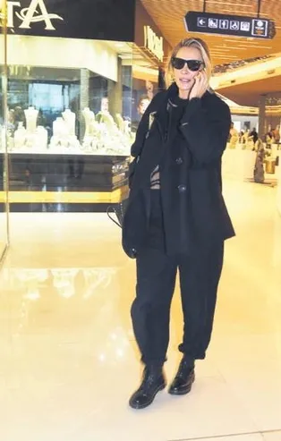 Gül Gölge siyahlara büründü