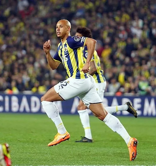 son-dakika-fenerbahce-tisserand-ile-yollarini-ayirdi-1661087649942.jpg