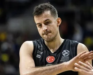 Bjelica’dan parkelere veda