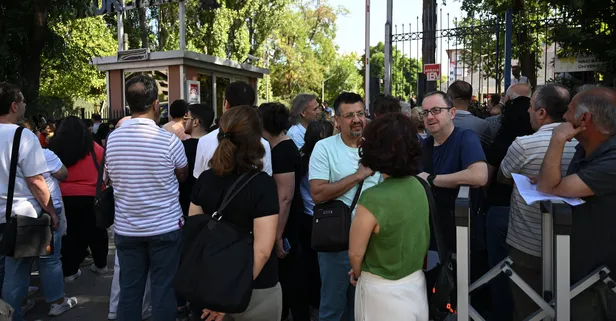 TYT tamam sıra AYT ve YDT'de! Üniversite hayali kuran öğrencilerin maratonu bugün de devam ediyor