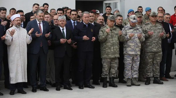 idlib-sehitlerine-veda-cenazeleri-memleketlerine-gonderildi-1582897227391.jpg İdlib şehitlerine veda! Cenazeleri memleketlerine gönderildi-1