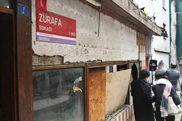 Zürafa Sokak efsanesi bitti! Genelev patroniçesi Matild Manukyan'ın genelev arşivi çöpe gitti