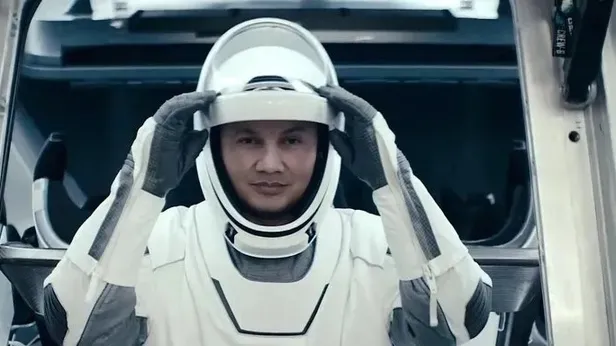 Alper Gezeravcı nereden uzaya gidiyor? Dünya ile ay arası yolculuk kaç saat? Uzay yolculuğu kaç gün sürecek, canlı izlenecek mi?