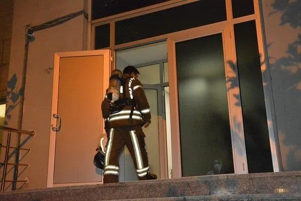 esenlerde-ibbye-ait-spor-kompleksinde-gaz-sizintisi-5-kisi-zehirlenerek-hastaneye-kaldirildi-1631745885384.jpeg Esenler'de İBB'ye ait spor kompleksinde gaz sızıntısı! 5 kişi zehirlenerek hastaneye kaldırıldı-4