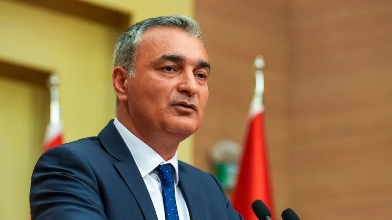 chpde-mutlak-butlan-sonrasi-ilk-disiplin-karari-chp-9-ismi-disipline-sevk-etti-1781102330835.jpeg CHP’de mutlak butlan sonrası ilk disiplin kararı: CHP 9 ismi disipline sevk etti-3