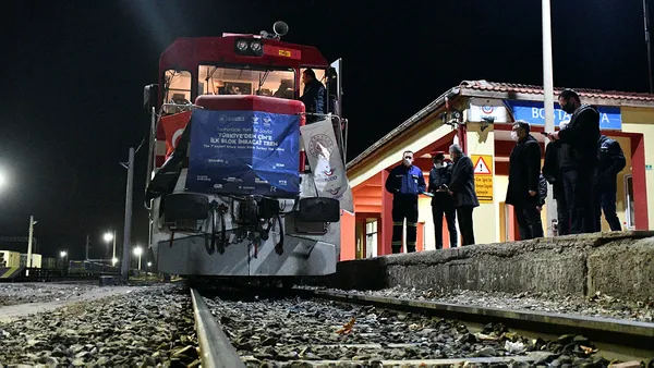 turkiyeden-cine-gidecek-ilk-ihracat-treni-sivasta-1607371066697.jpg Türkiye'den Çin'e gidecek ilk ihracat treni Sivas'ta!-2