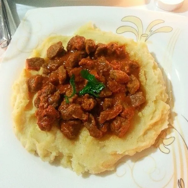 Püre yatağında saray yahni tarifi! Gelinim Mutfakta püre yatağında saray yahni nasıl yapılır? İşte malzemeler…-2