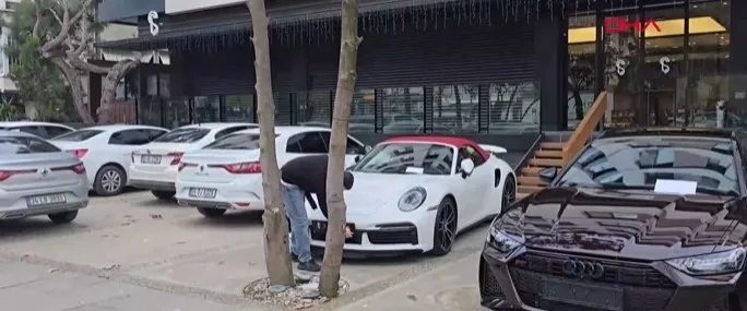 kadikoyde-141-milyonluk-luks-arac-vurgunu-1782309103970.jpeg Kadıköy’de 141 milyonluk lüks araç vurgunu: Sanıklar hakim karşısında-5