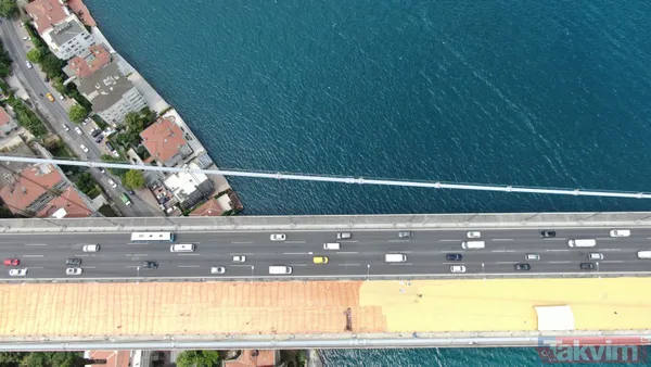 Köprünün Anadolu Yakasına Yakın Bölümünde İse İzolasyon Malzemeleriyle Boyama İşlemleri Sürüyor. Köprüde Yapılan Çalışmalar Sırasında Bir Yandan Da Tabliyeler...