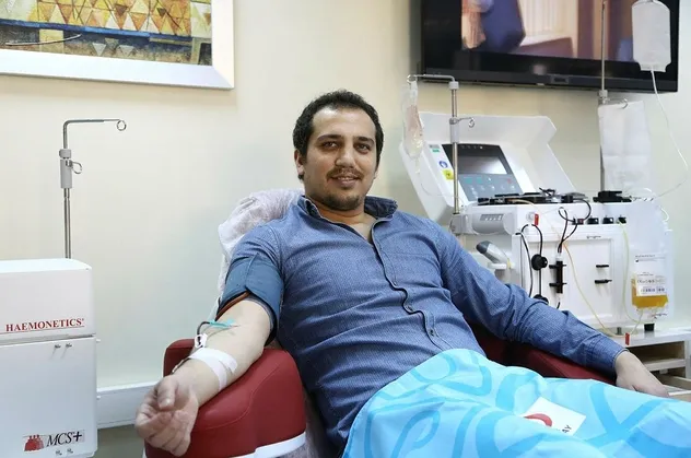 Koronavirüsü yenen Dr. Kürşat Demir, ilk gönüllü plazma bağışçısı oldu