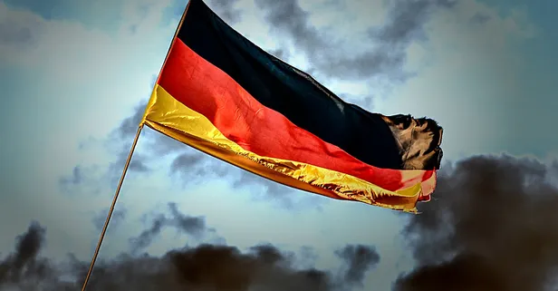 Almanya 3 yılda vatandaşlık alınan 'hızlandırılmış vatandaşlık' hakkını kaldırdı