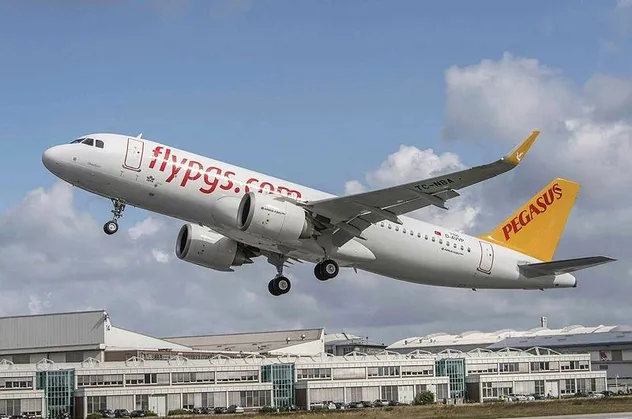 Pegasus Hava Yolları yurt içi seferlerini 30 Nisan'a kadar iptal etti! Bilet değişikliği açıklaması geldi