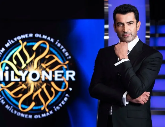 Neşeli Günler adlı Yeşilçam filminde Hababam Sınıfı film serisinde hangi karakteri canlandıran bir oyuncu yer almamıştır?