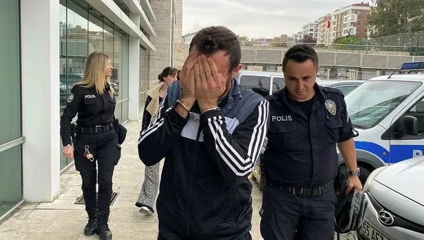 magazadan-ic-camasiri-caldi-sebebini-duyan-inanamadi-1698326643367.jpeg Mağazadan iç çamaşırı çaldı! Sebebini duyan inanamadı-4