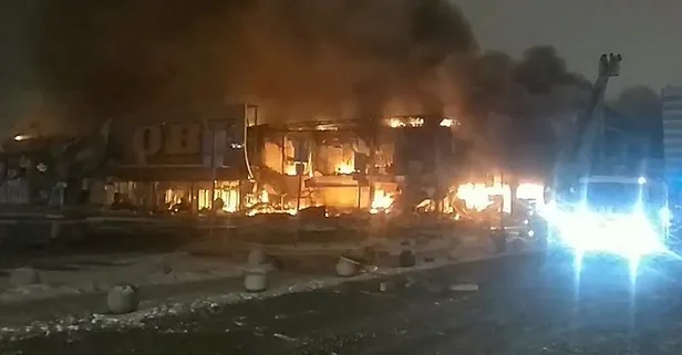 Moskova’da yangın paniği! AVM alevlere teslim oldu