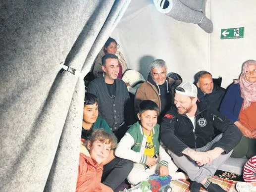 1680556627093.jpeg Sinan Akçıl depremzedeleri yalnız bırakmıyor!-5