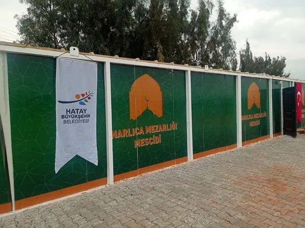 Hatay'da kirli provokasyon: Kemal Kılıçdaroğlu'nun ziyareti öncesi CHP'li belediye Türk bayraklarını indirdi-6