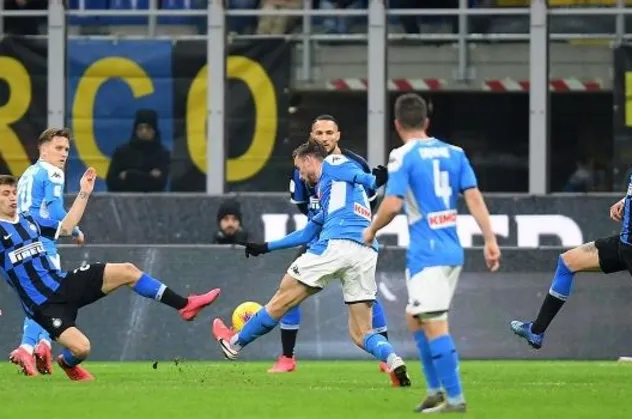 Napoli, Inter'i yendi avantajı kaptı!